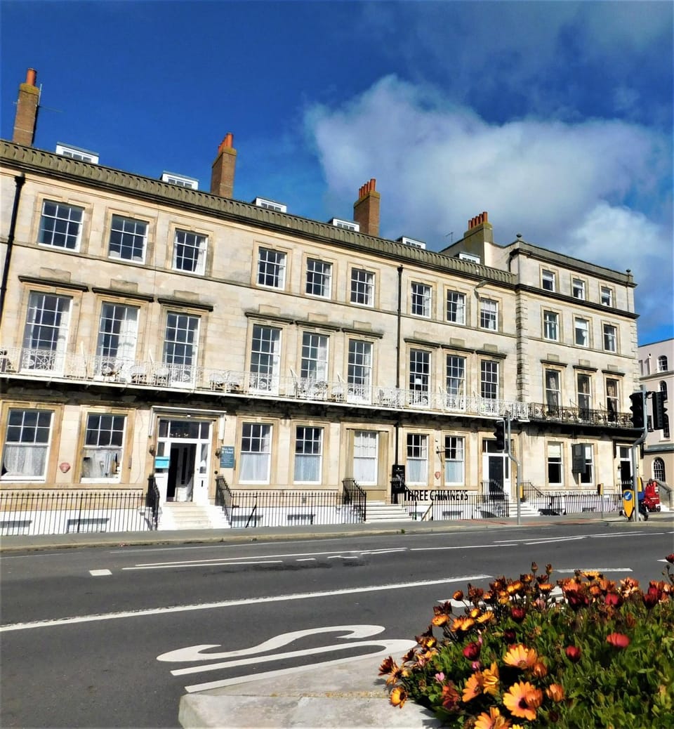 Property building, Restaurant/places to eat, Facade/entrance, Balcony/Terrace, Other, On site, Continental breakfast, Buffet breakfast, English/Irish breakfast, Dinner, Drinks, Alcoholic drinks, Non alcoholic drinks