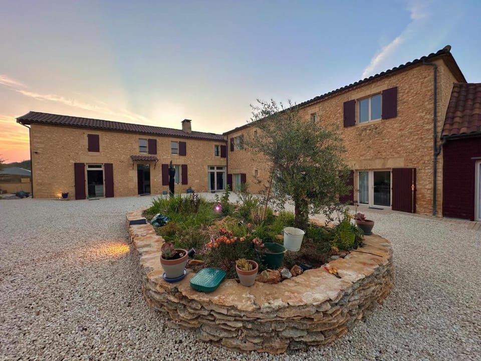 Domaine du Champ de l'Hoste Bed and Breakfast in Occitanie