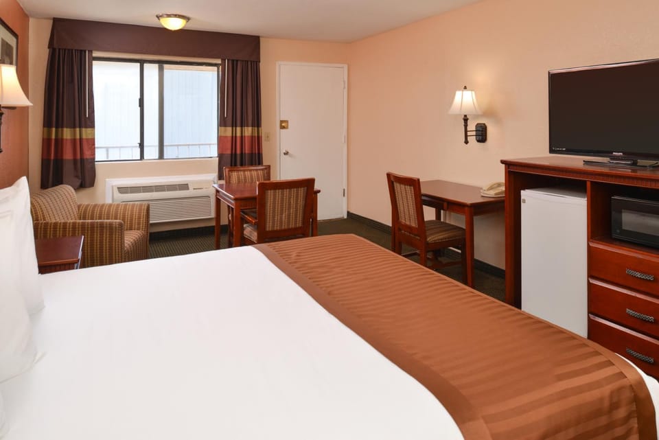 Americas Best Value Inn & Suites-East Bakersfield Motel in Bakersfield
