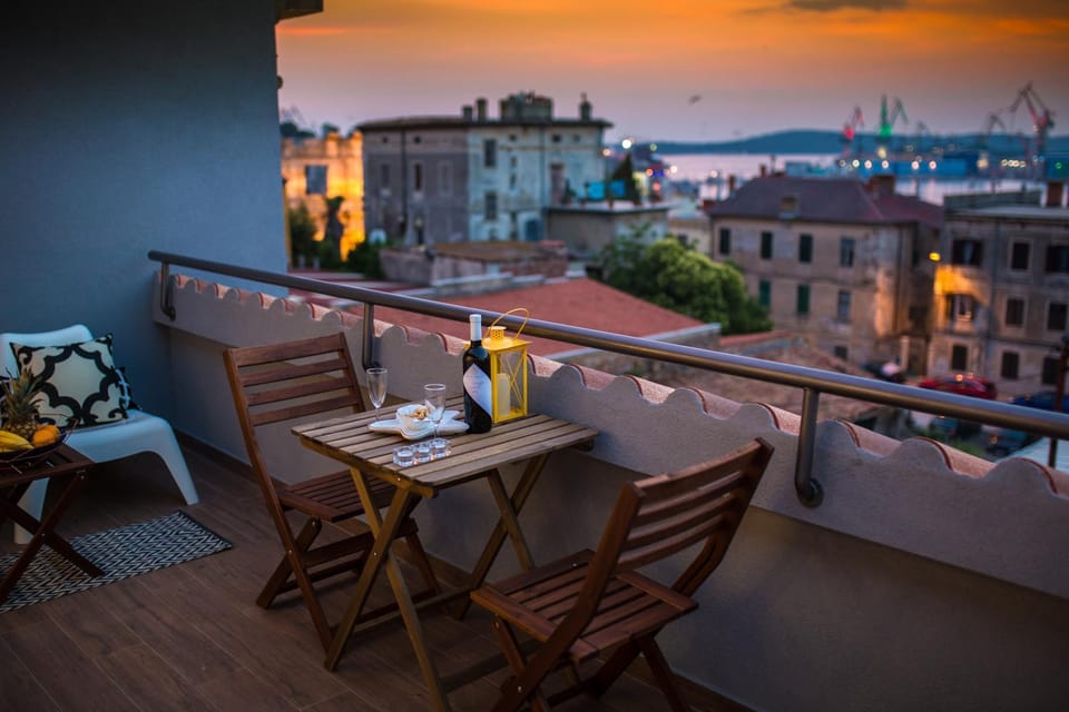 Balcony/Terrace, City view, Sunset
