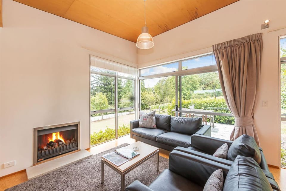 Living room, Seating area, fireplace