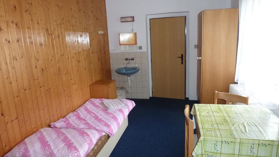 Penzion Tendr Bed and Breakfast in Lower Silesian Voivodeship