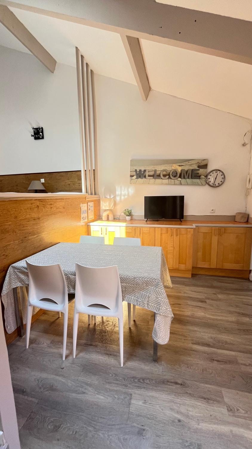 TV and multimedia, Dining area