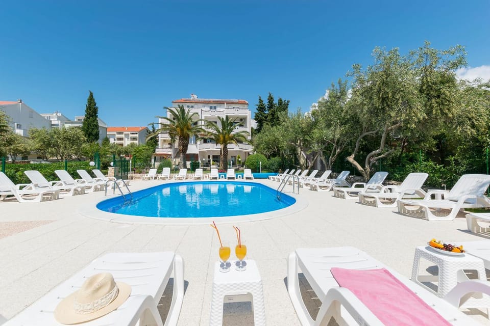 Pool view, Swimming pool