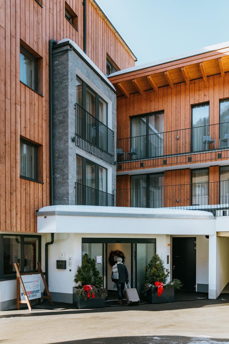 Property building, Facade/entrance
