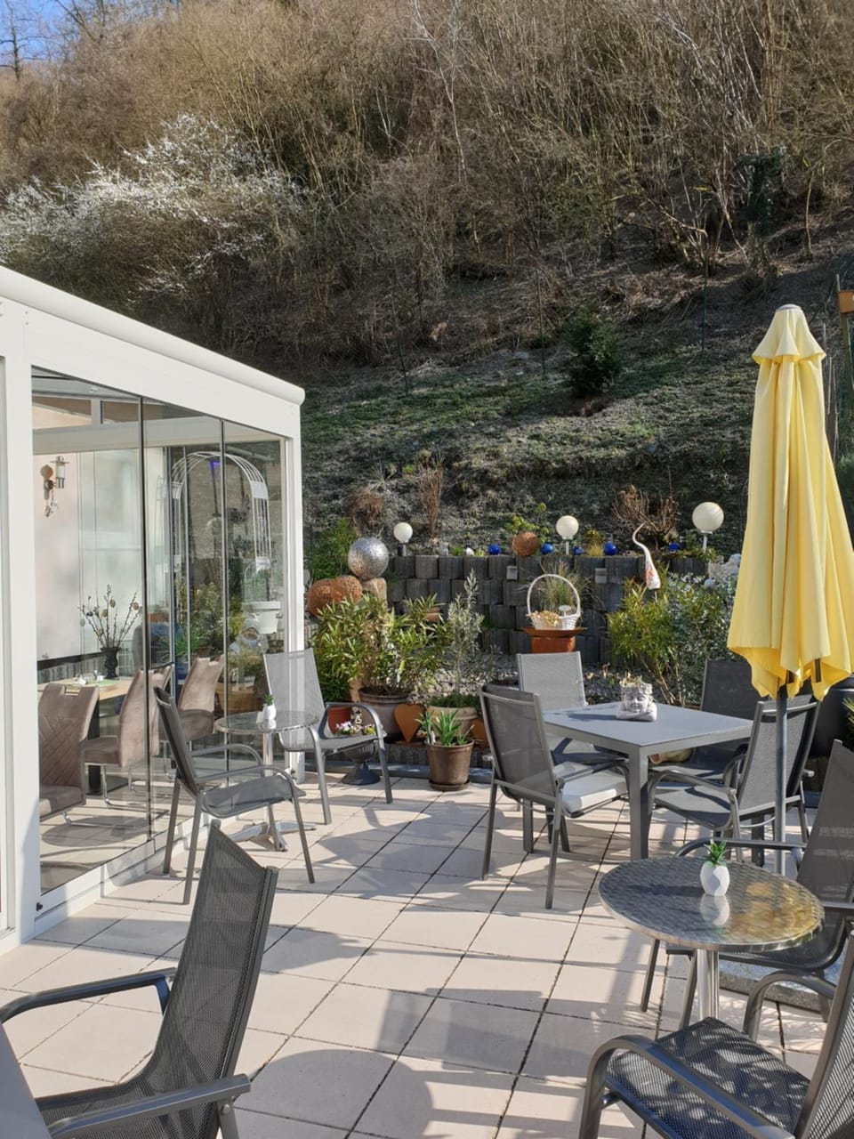 Patio, Spring, Day, Garden, View (from property/room), Balcony/Terrace, Living room, Seating area, Dining area, Garden view, Breakfast, Internal: Not applicable to any particular room