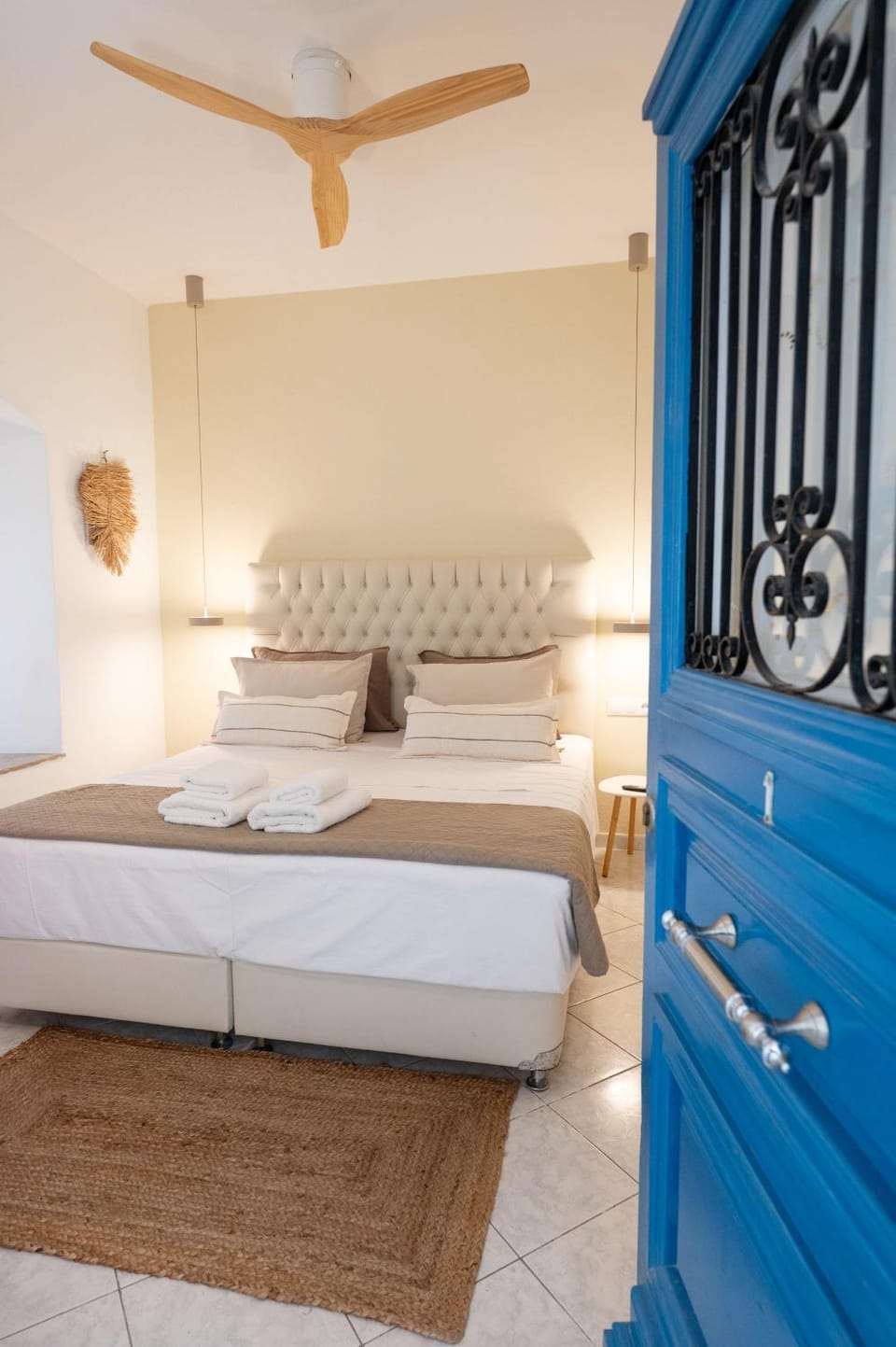 Mania Rooms and Studios Bed and Breakfast in Poros