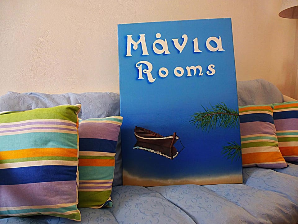 Mania Rooms and Studios Bed and Breakfast in Poros