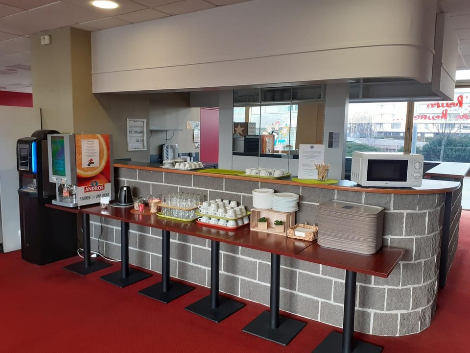 Coffee/tea facilities, Food and drinks, Buffet breakfast