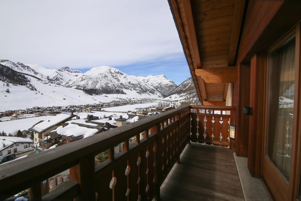 Winter, Balcony/Terrace, City view, Mountain view