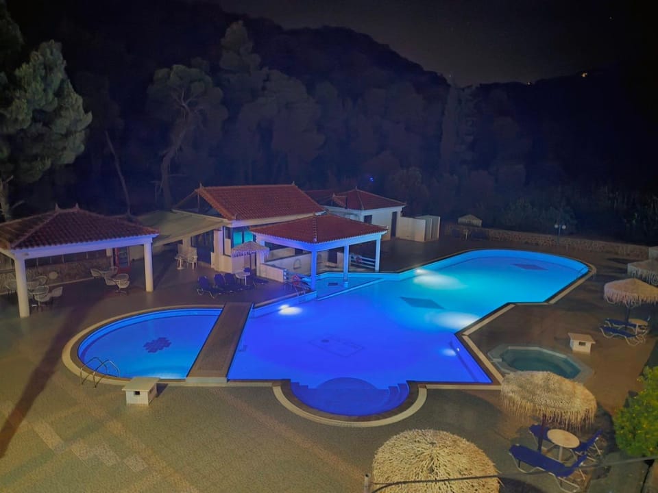 Vassilis Studios Apartment hotel in Poros