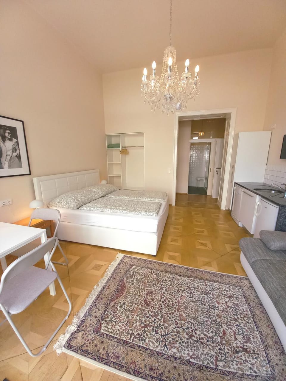 Photo of the whole room