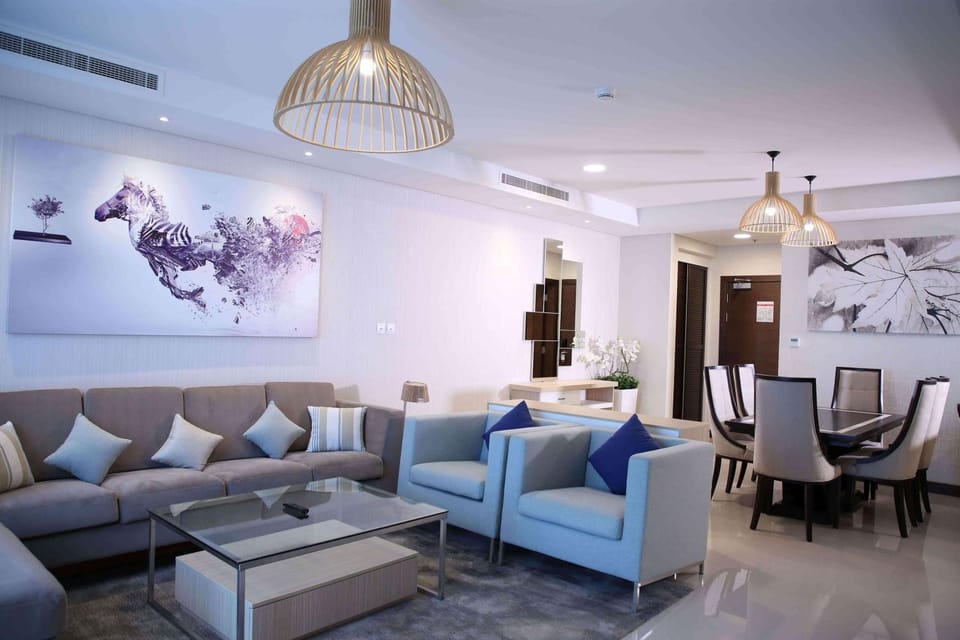 Living room, Dining area