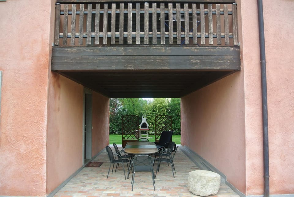 Patio, BBQ facilities