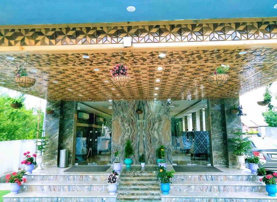 Facade/entrance, Garden, Garden view