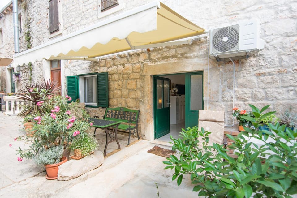 Patio, Balcony/Terrace