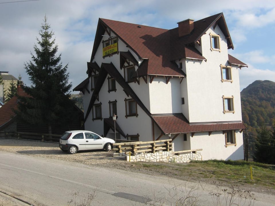 Property building, Day
