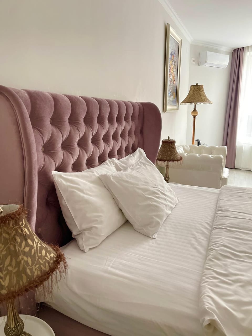 Bed, Living room, Photo of the whole room, Seating area, Bedroom