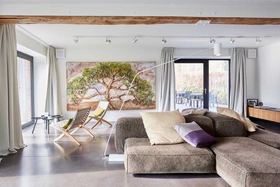 Communal lounge/ TV room
