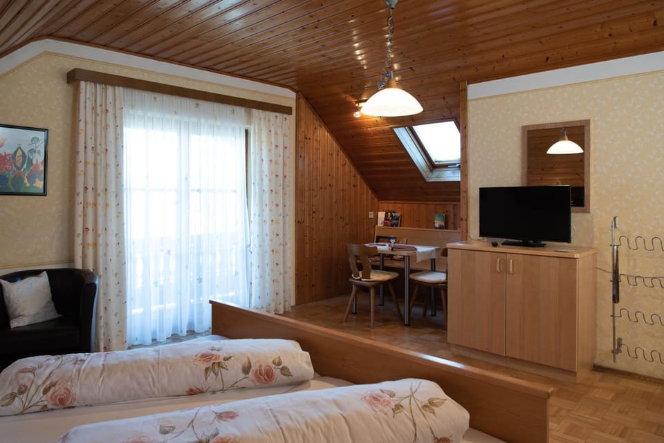 Seating area, Bedroom
