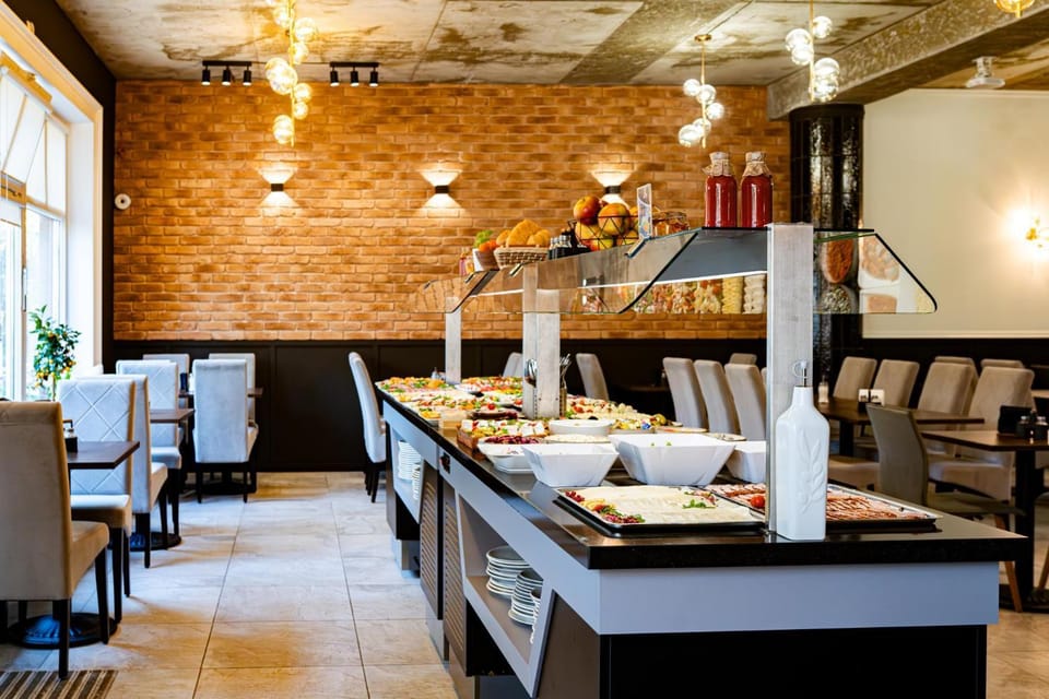 Restaurant/places to eat, Food and drinks, Food, Buffet breakfast
