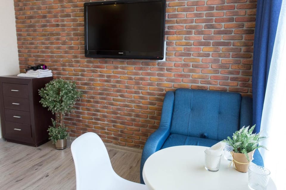 TV and multimedia, Seating area
