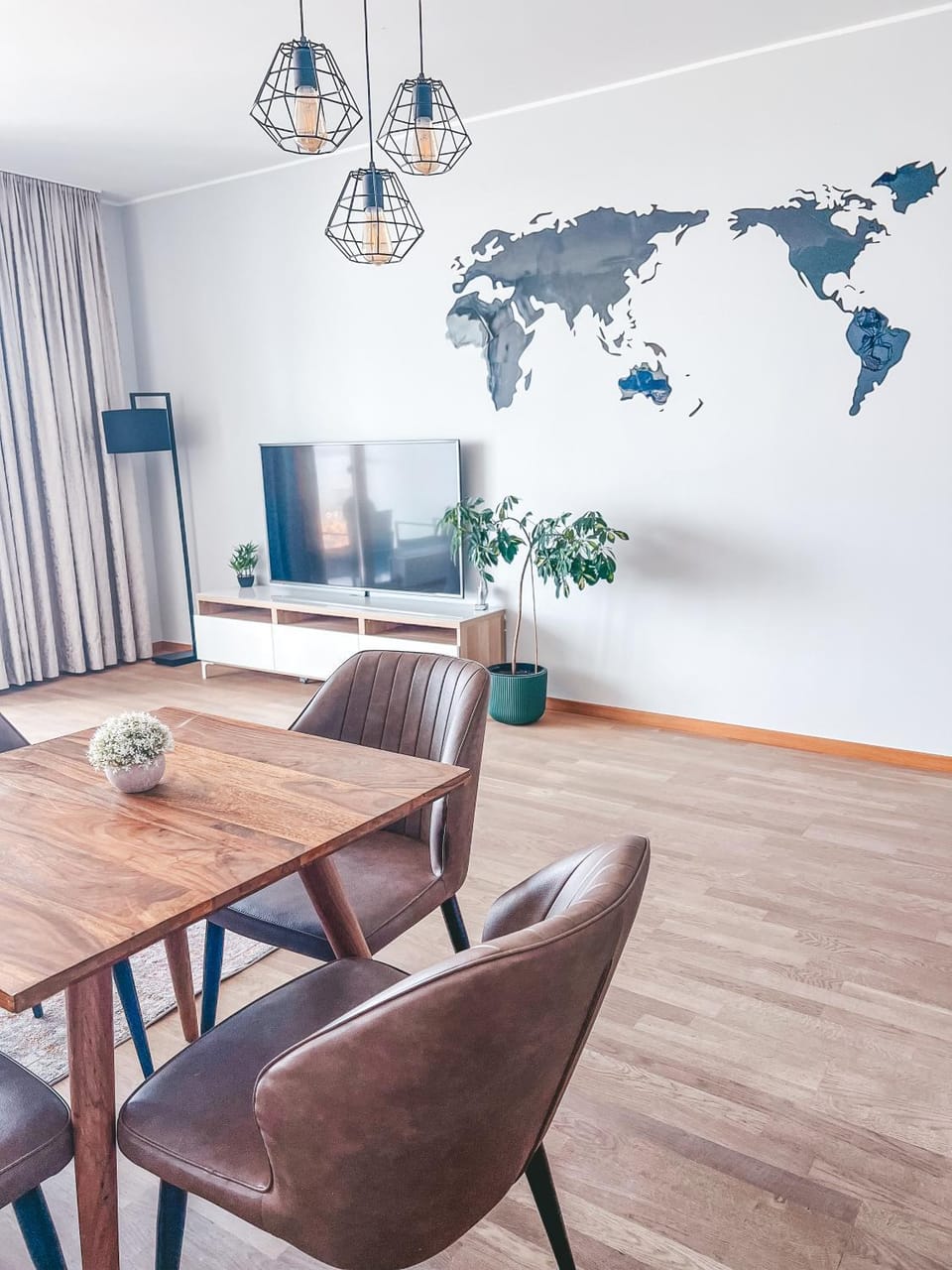 Communal lounge/ TV room