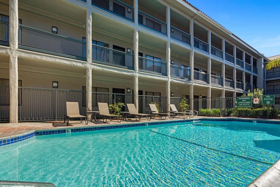 On site, Pool view, Swimming pool, Swimming pool