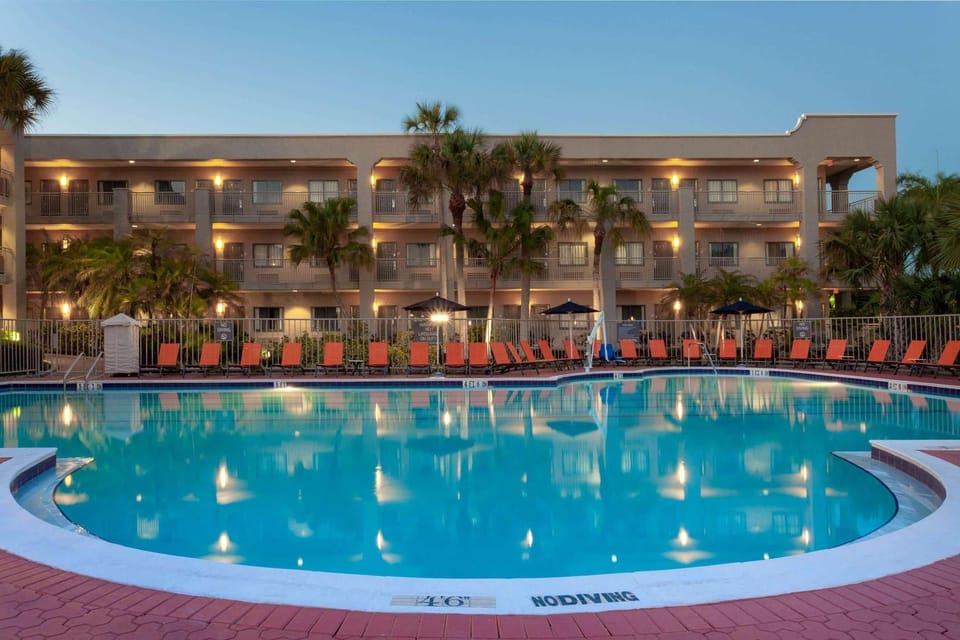 Night, On site, Pool view, Swimming pool, Time of day