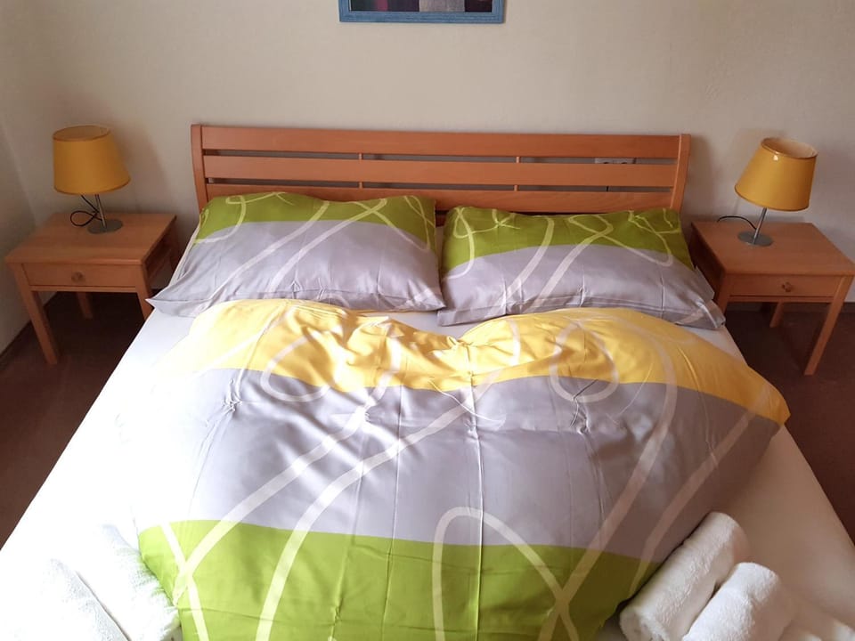 Bed, Bedroom