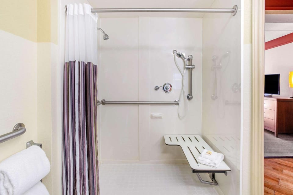 Shower, Bathroom, Photo of the whole room, On site