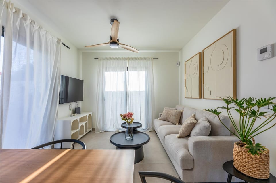 Communal lounge/ TV room, TV and multimedia, Seating area