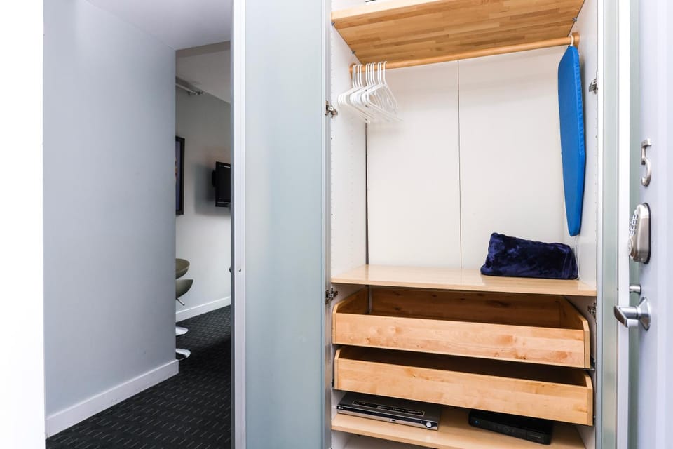 Cozy Newbury Street Studio, #5 Apartment in Back Bay