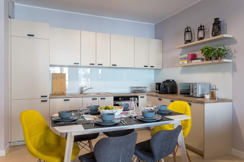 Coffee/tea facilities, Kitchen or kitchenette, Dining area