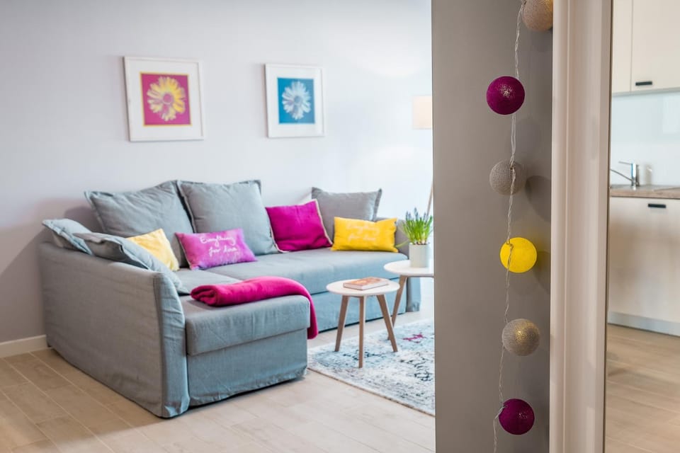 Bed, Living room, Seating area