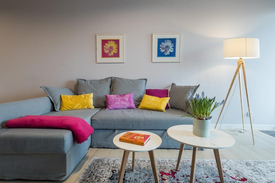 Bed, Living room, Seating area