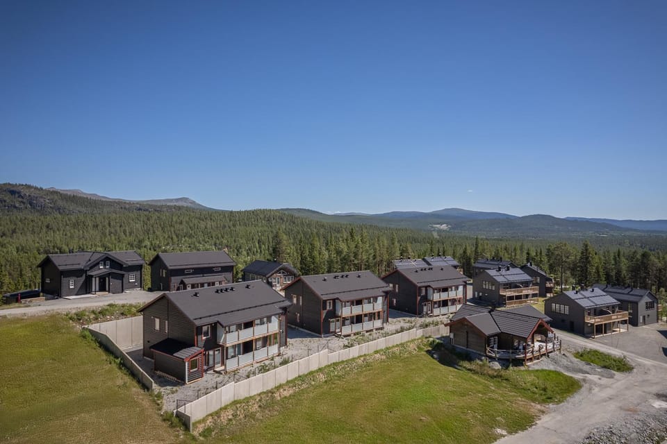 Property building, Balcony/Terrace, Balcony/Terrace, Mountain view