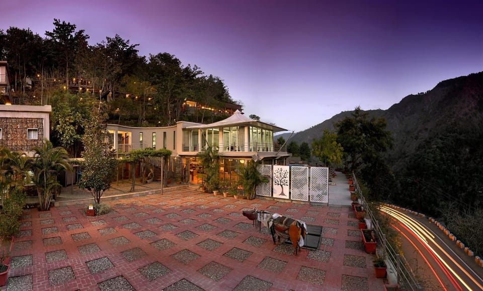 Facade/entrance, Mountain view, River view
