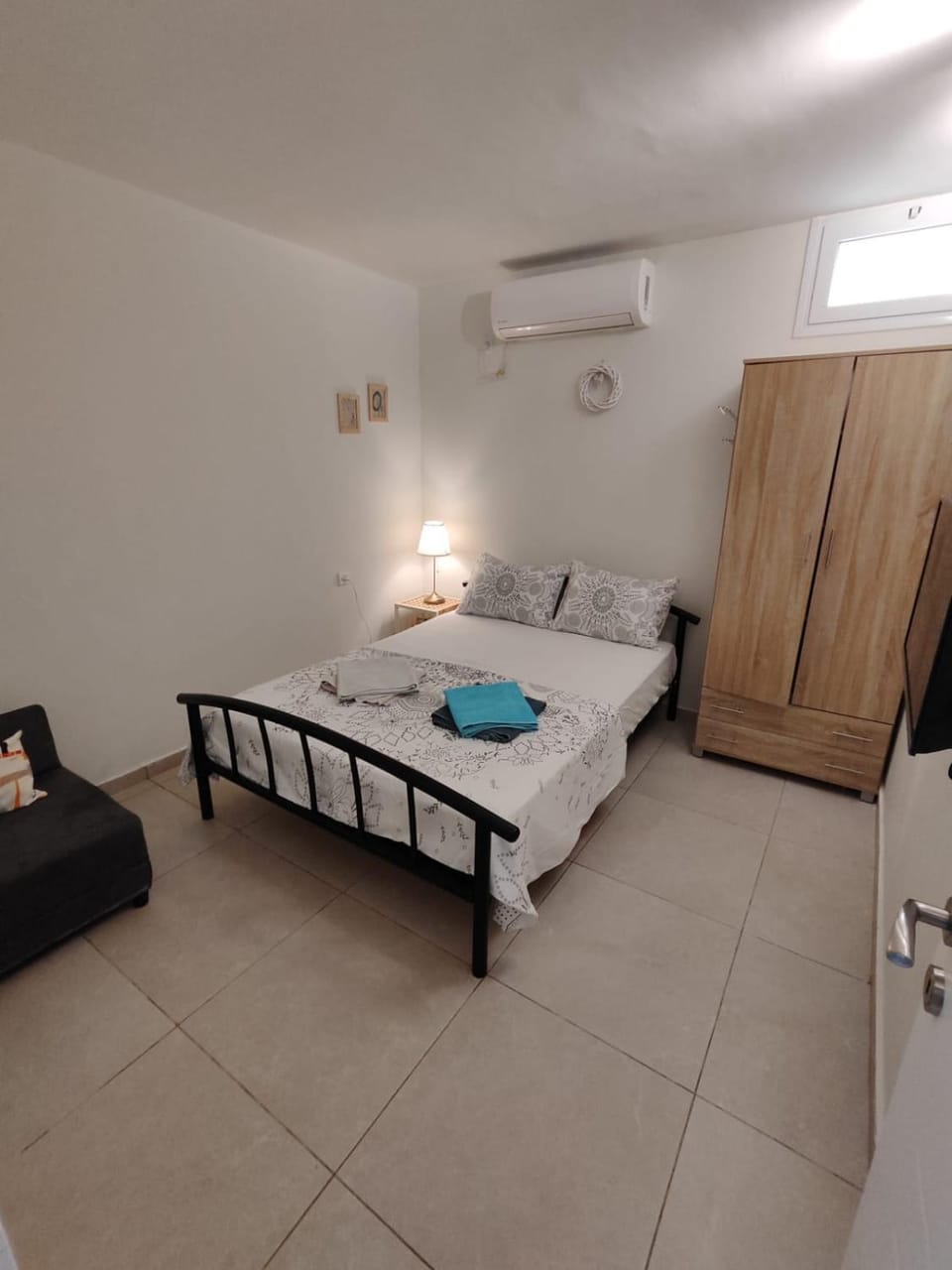 Bed, Photo of the whole room, Bedroom, towels, wardrobe, air conditioner