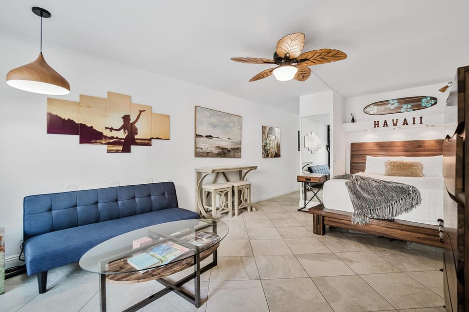 Living room, Bedroom, furniture