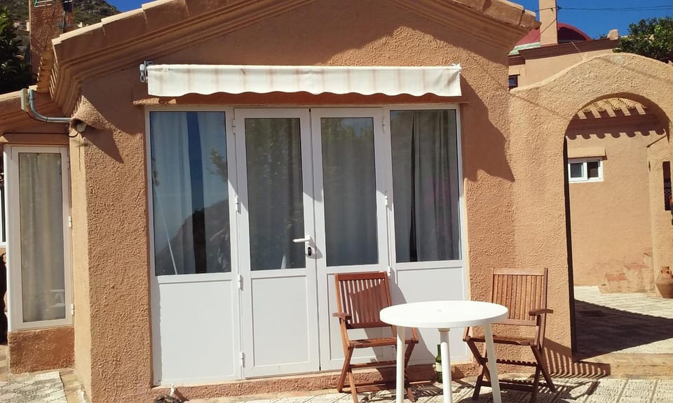 Patio, Dining area