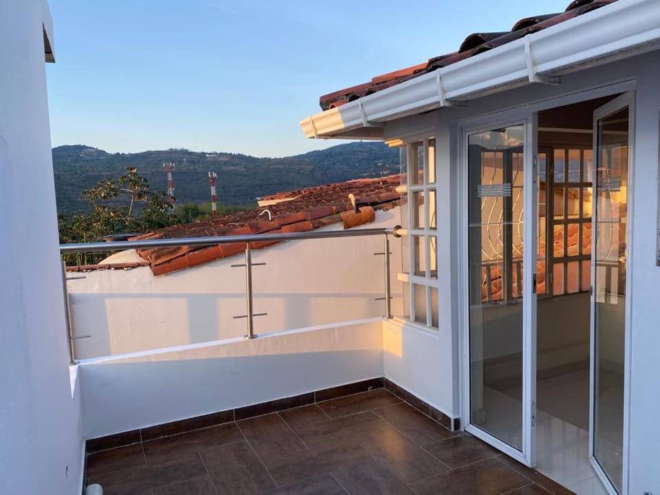 Balcony/Terrace, Mountain view