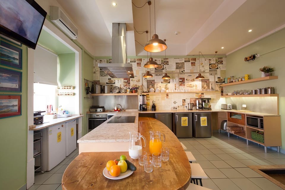 Dining area, Communal kitchen, Buffet breakfast
