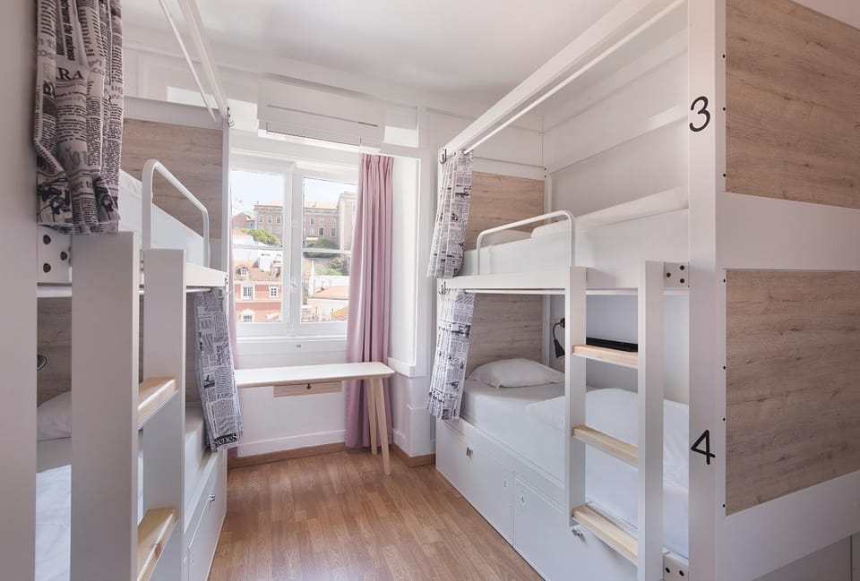 City view, bunk bed