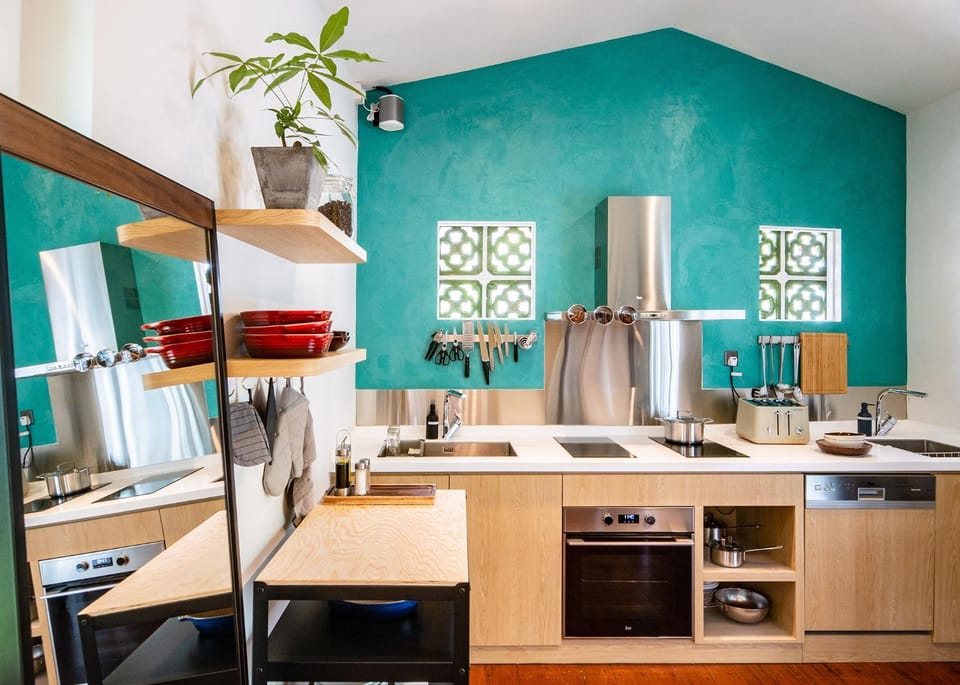 Kitchen or kitchenette, Communal kitchen