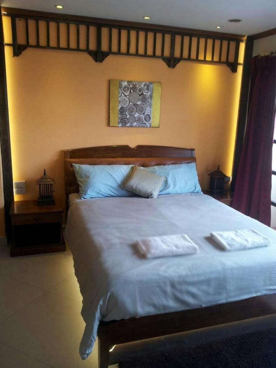Dolphinplace Hotel in Pattaya City