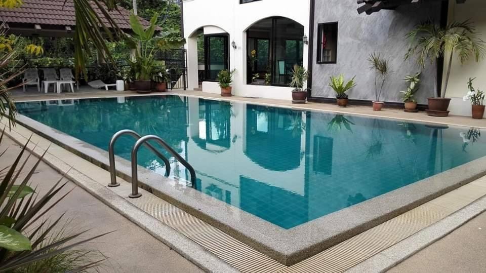 Dolphinplace Hotel in Pattaya City