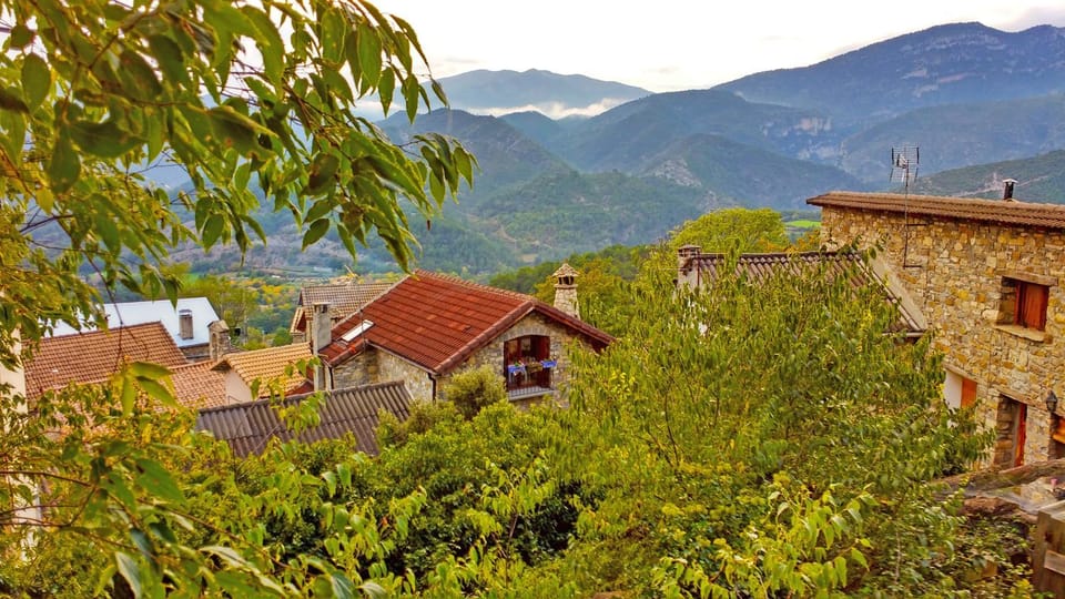 Neighbourhood, Natural landscape, Bird's eye view, On site, Mountain view