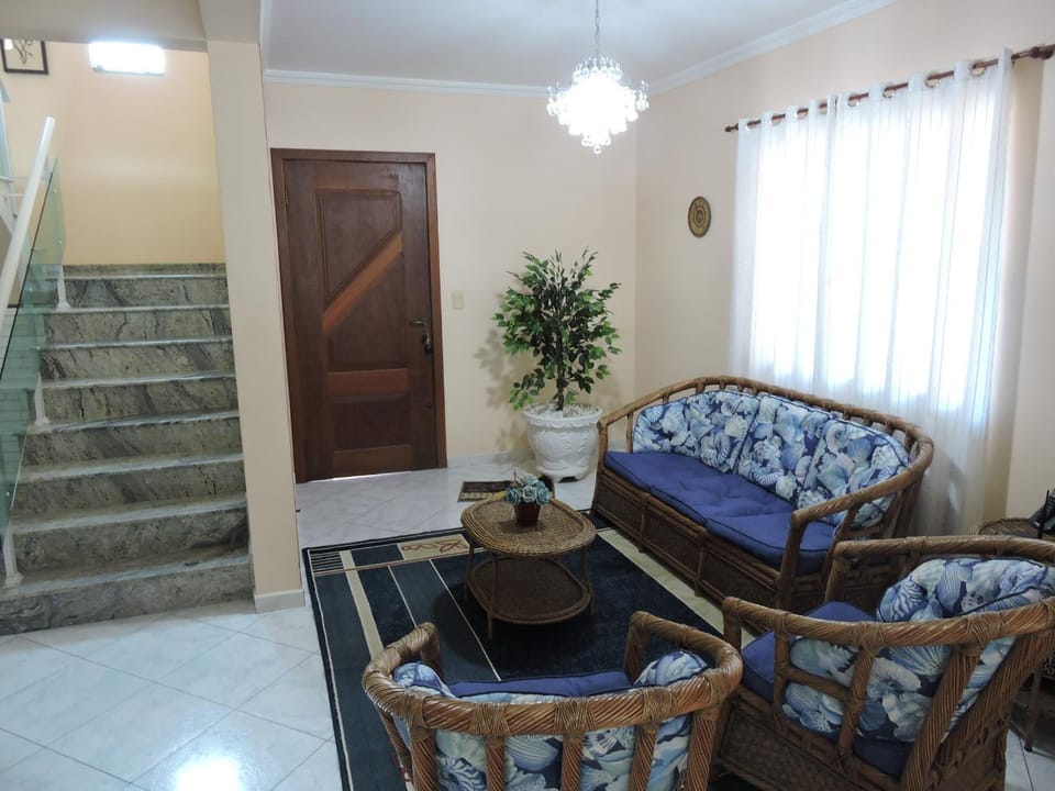 Casa alto padrão a 300 mts da praia House in Bombinhas