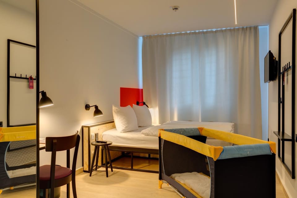 Bedroom, Family